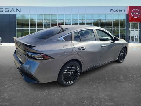 New 2026 Nissan Sentra SR image 5