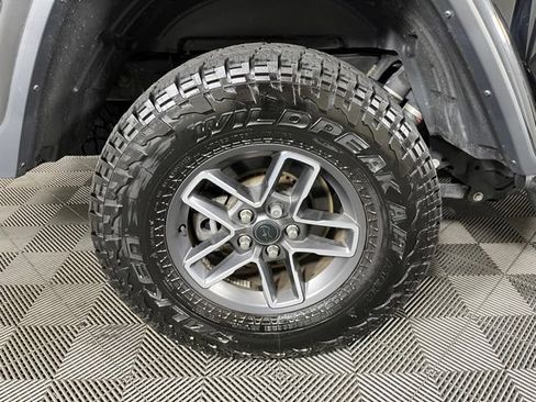 Used 2024 Jeep Gladiator Mojave AWD/4WD image 10