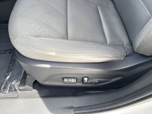 Used 2018 Hyundai Santa Fe Sport w/ 2.4L Value Package 02 FWD image 40