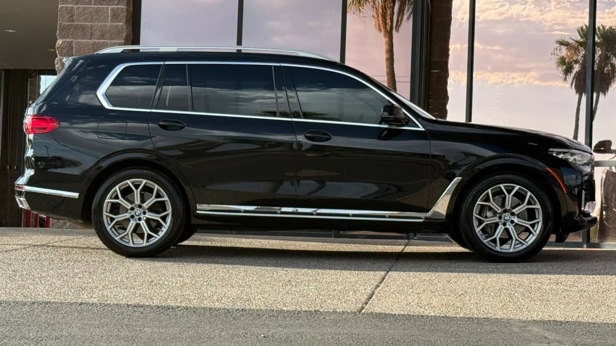 Used 2020 BMW X7 xDrive40i w/ Cold Weather Package AWD/4WD image 15