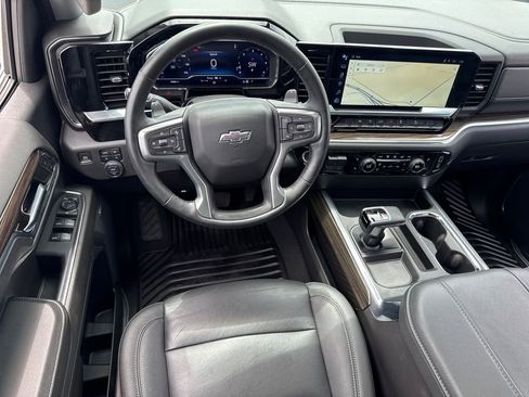 Used 2024 Chevrolet Silverado 1500 LT Trail Boss w/ Convenience Package II AWD/4WD image 13