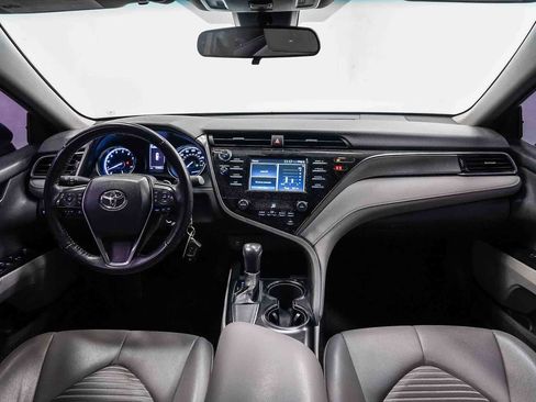 Used 2019 Toyota Camry SE w/ Carpet Mat Package FWD image 12