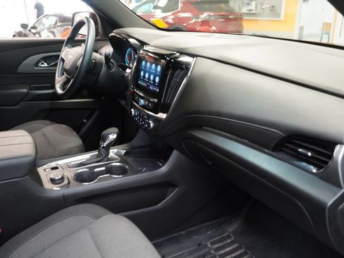 Used 2023 Chevrolet Traverse LT AWD/4WD image 27