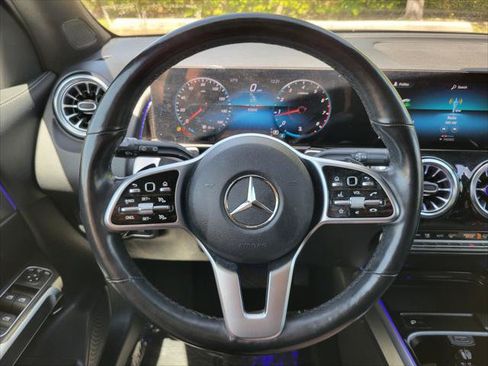 Used 2022 Mercedes-Benz GLB 250 4MATIC w/ Premium Package Lite image 25