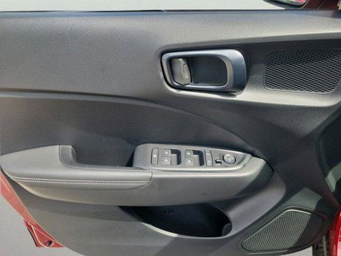 New 2025 Hyundai Venue Limited image 13