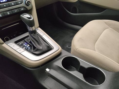 Used 2018 Hyundai Elantra Value Edition FWD image 26