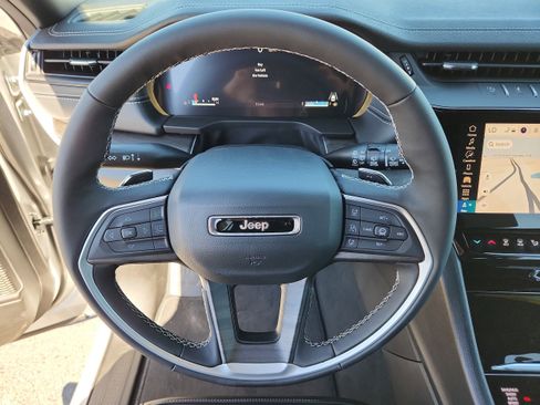 New 2026 Jeep Grand Cherokee Limited w/ Trailer Tow Package image 17