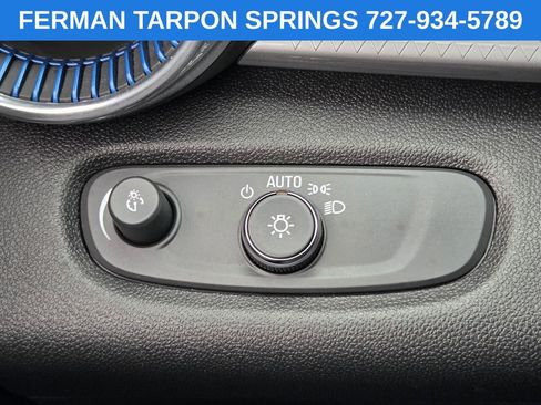 Certified 2025 Chevrolet Trax LT image 25