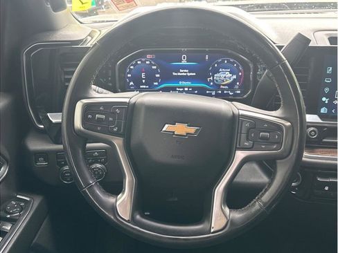 Used 2024 Chevrolet Silverado 2500 LT w/ Convenience Package image 15