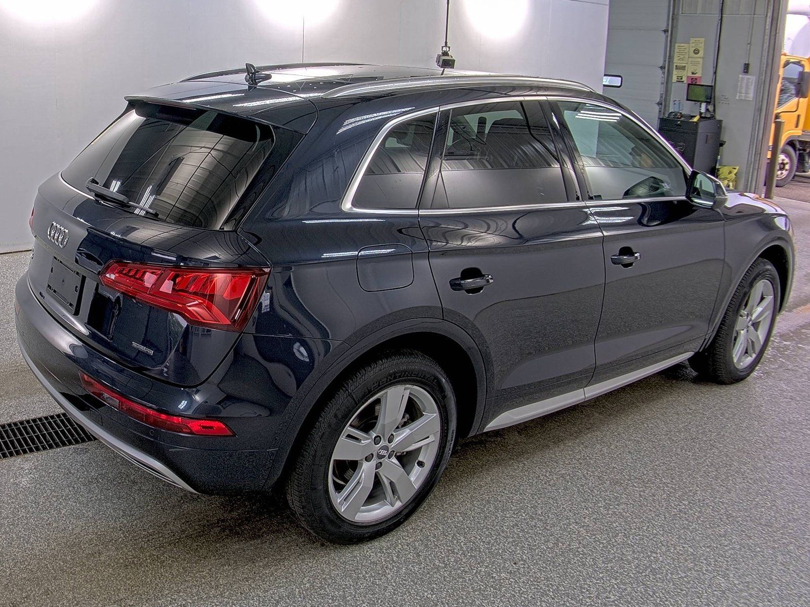 Used 2019 Audi Q5 2.0T Premium Plus AWD/4WD image 2