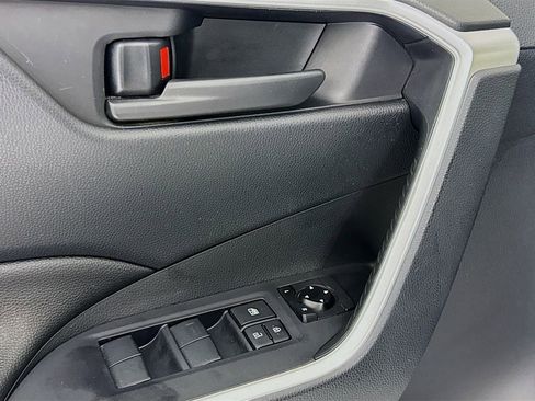 Used 2019 Toyota RAV4 LE image 15