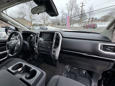 Used 2021 Nissan Titan SV w/ Accessory Utility Package image 19