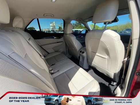 Used 2023 Buick Envision Essence image 18