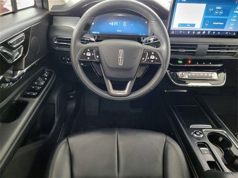 Certified 2024 Lincoln Corsair AWD w/ Equipment Group 101A image 31