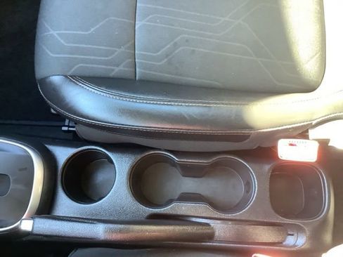 Used 2020 Chevrolet Trax LT w/ LT Convenience Package image 33