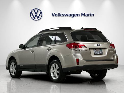 Used 2014 Subaru Outback 2.5i Limited AWD/4WD image 3
