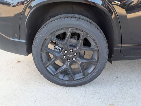 New 2026 Chevrolet Traverse RS w/ LPO, Floor Liner Package AWD/4WD image 3