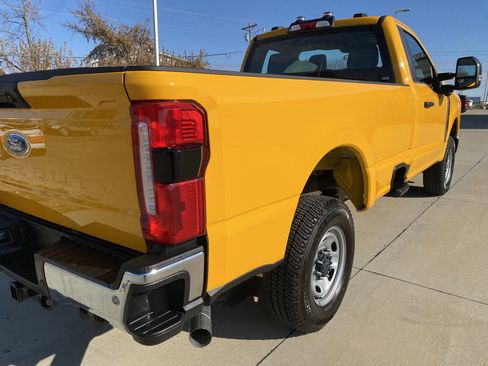 Used 2025 Ford F250 XL w/ 360-Degree Camera Package image 3