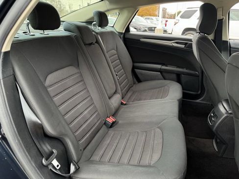 Used 2020 Ford Fusion SE image 30