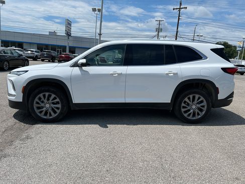 Used 2026 Buick Enclave Preferred FWD image 8
