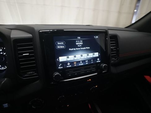 Used 2022 Nissan Frontier PRO-4X AWD/4WD image 6