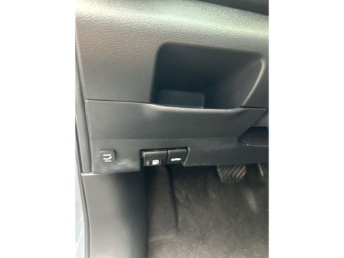 Used 2023 Nissan Kicks SV w/ Interior Electronics Package FWD image 16