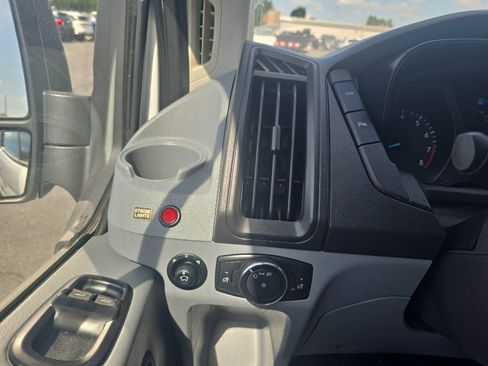 Used 2016 Ford Transit 250 Base image 24