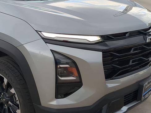 Used 2025 Chevrolet Equinox RS AWD/4WD image 10