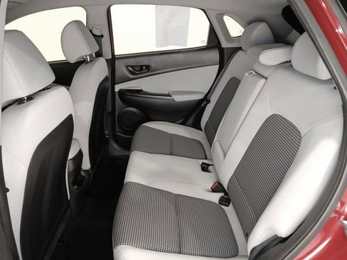 Used 2023 Hyundai Kona SE w/ Cargo Package image 12