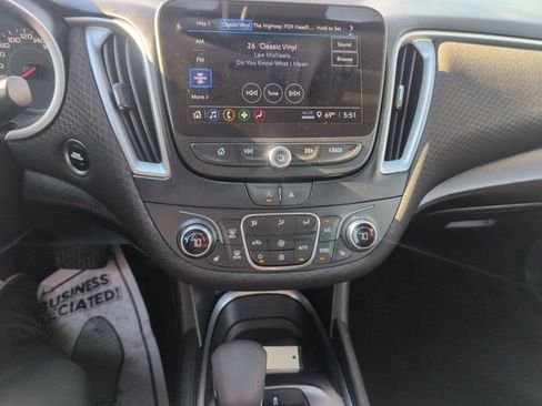 Used 2023 Chevrolet Malibu LT FWD image 19