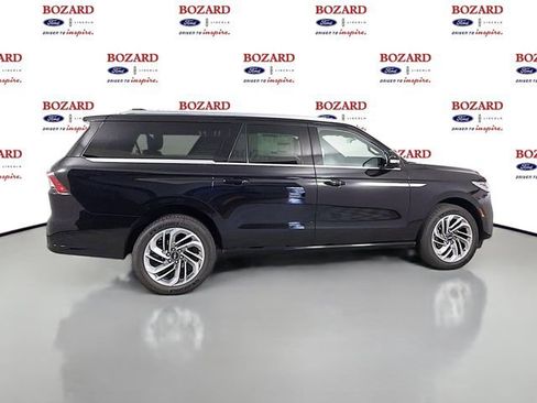 New 2026 Lincoln Navigator L Reserve AWD/4WD image 9