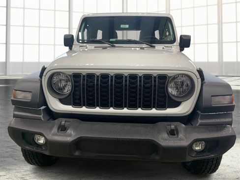 Used 2025 Jeep Wrangler Sport S image 20