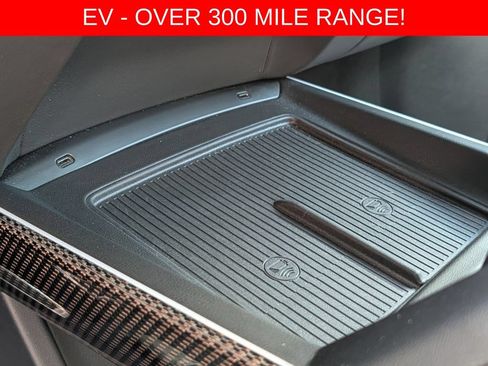 Used 2026 Cadillac Vistiq Sport w/ LPO, Floor Liner Package AWD/4WD image 48