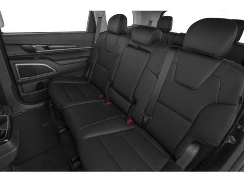 Used 2025 Kia Telluride LX FWD image 16