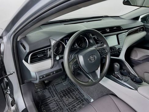 Used 2019 Toyota Camry L image 8