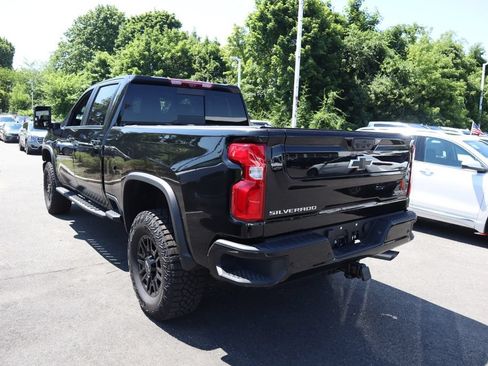 Used 2024 Chevrolet Silverado 2500 ZR2 w/ Technology Package AWD/4WD image 10