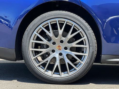 Used 2024 Porsche Panamera 4 image 44