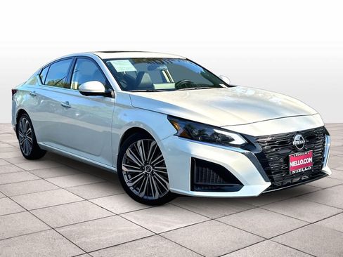 Used 2023 Nissan Altima 2.5 SL FWD image 2