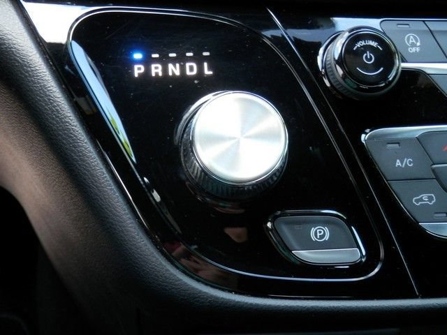 Used 2026 Chrysler Pacifica Select FWD image 28