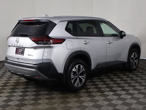 Used 2023 Nissan Rogue SV AWD/4WD image 9