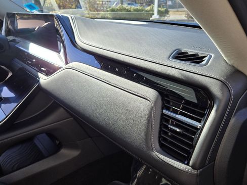 Certified 2025 INFINITI QX80 Luxe image 18