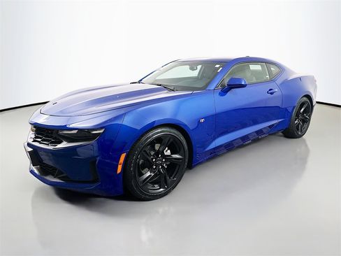 Used 2021 Chevrolet Camaro LT image 3