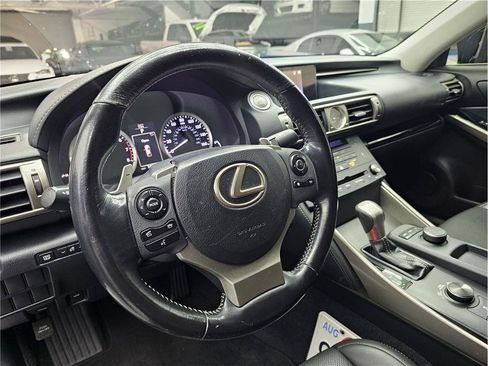 Used 2015 Lexus IS 250 RWD image 10