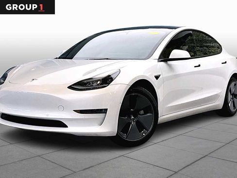 Used 2022 Tesla Model 3 image 1