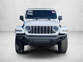 Used 2024 Jeep Wrangler Unlimited Sahara w/ Technology Group AWD/4WD video 2