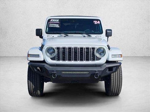 Used 2024 Jeep Wrangler Unlimited Sahara w/ Technology Group AWD/4WD image 2