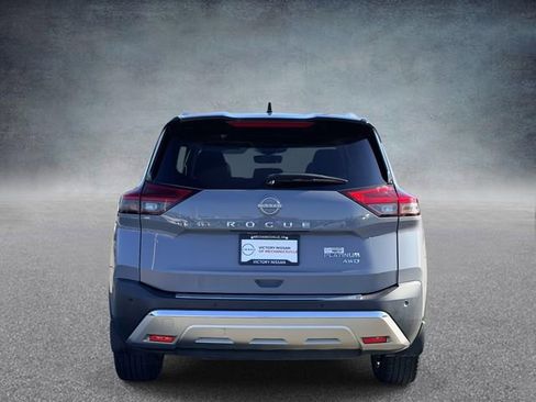 Used 2022 Nissan Rogue Platinum w/ Head-Up Display Package AWD/4WD image 3