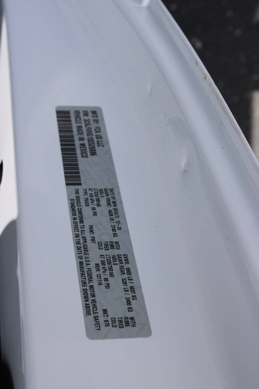 Used 2025 RAM ProMaster 2500 w/ U-Haul Equipment Group FWD image 10