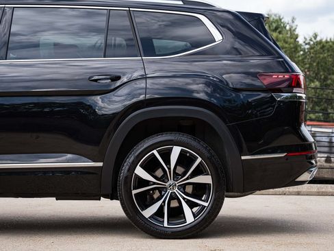 Certified 2024 Volkswagen Atlas SEL Premium R-Line AWD/4WD image 4