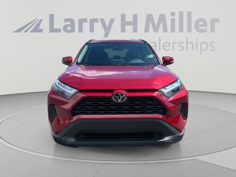 Used 2025 Toyota RAV4 XLE AWD/4WD image 8